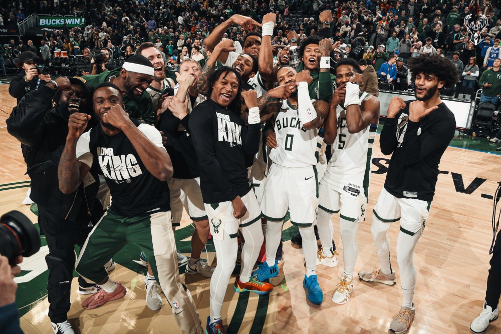 爱游戏体育-Ming官方宣布领先优势明显新规，雄鹿引发争议！全场沸腾不已(雄鹿明天出场名单)