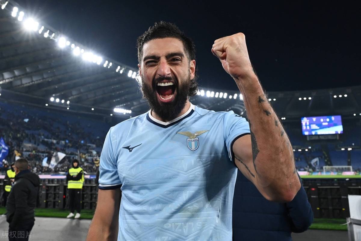 爱游戏-窗口期体能课后，西汉姆强势反弹备战亚冠，球迷炸锅，心理建设被强调(皇汉有多可怕)