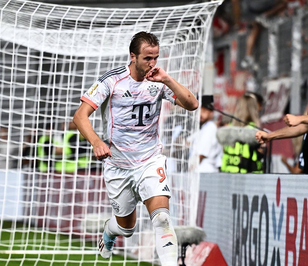 爱游戏-布温巴之魂暗矛大使