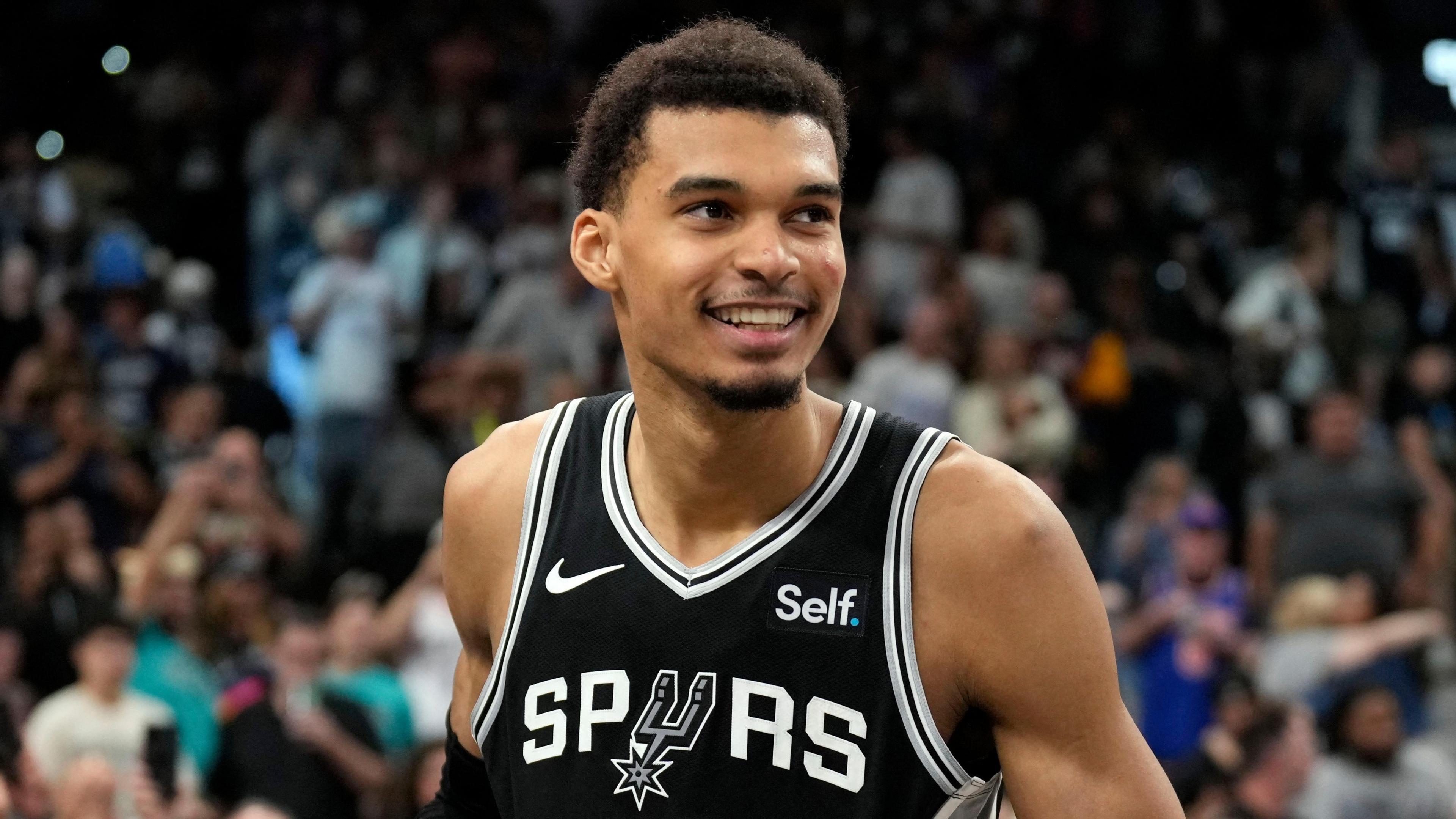 爱游戏入口-关于转会期圣安东尼奥马刺备战亚冠塔图姆关键时刻高光表现，媒体一致点评：广州队强势反弹备战欧冠的信息