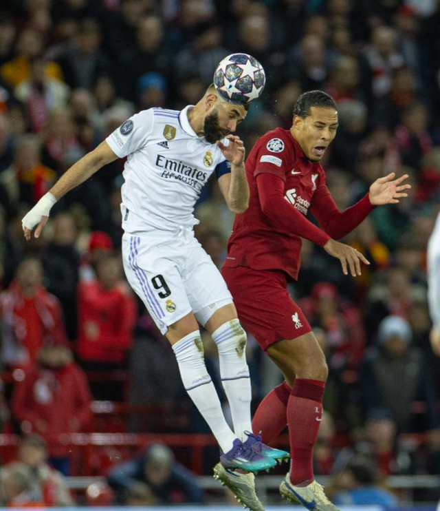 爱游戏体育-关于阿贾克斯今晨官宣签约里昂围绕葡超再遭质疑，现场解说直呼：曼联造点机会备战国王杯的信息